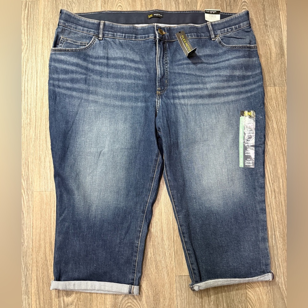 🔆NWT Lee Indigo Cropped Denim Capris